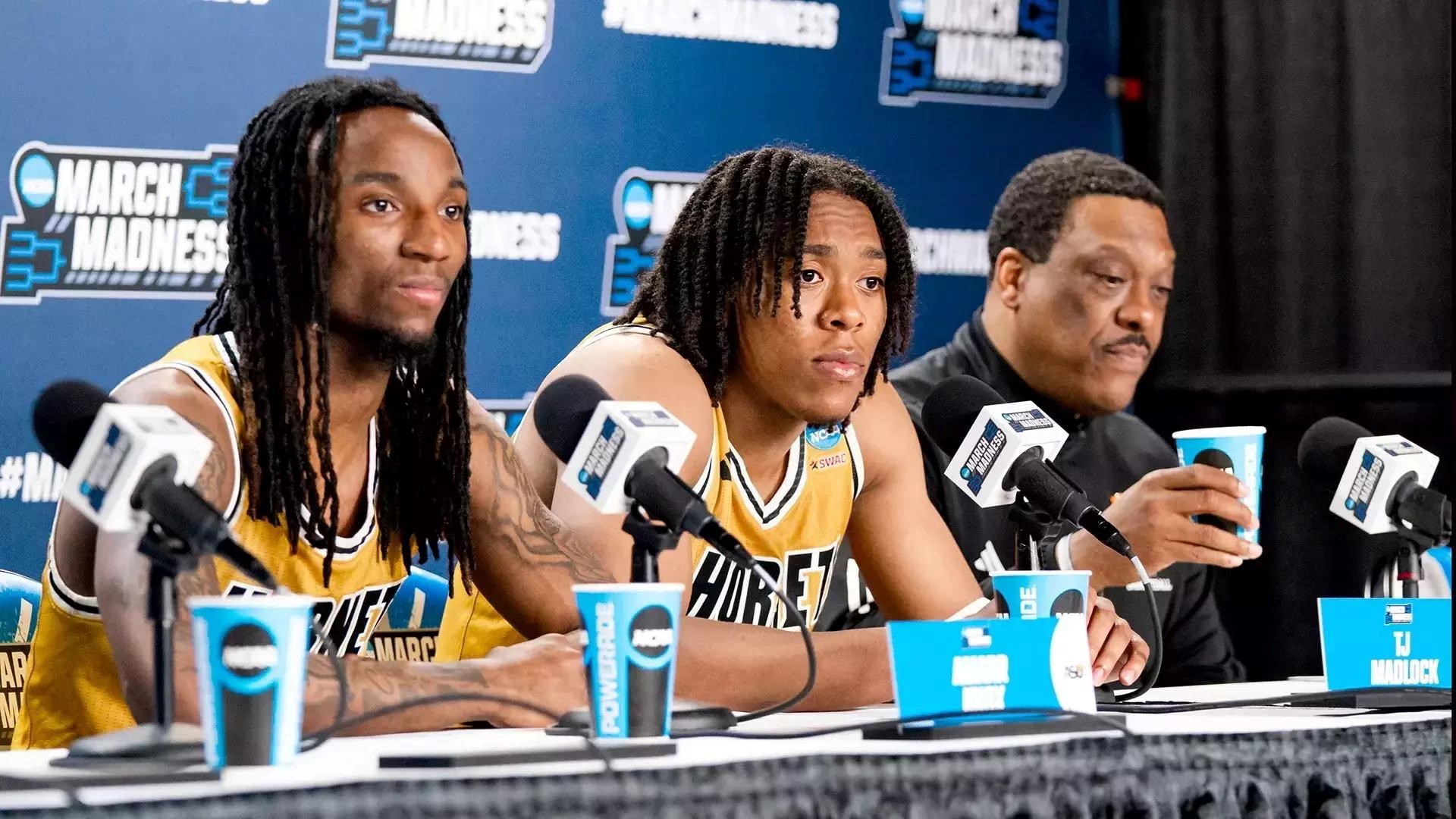 Knox's buzzer-beater leads Alabama State past Saint Francis 70-68